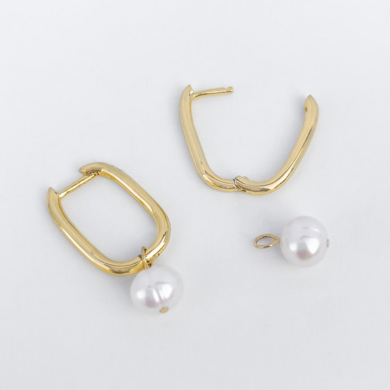 Rounded Rectanguar Earring with Pearl